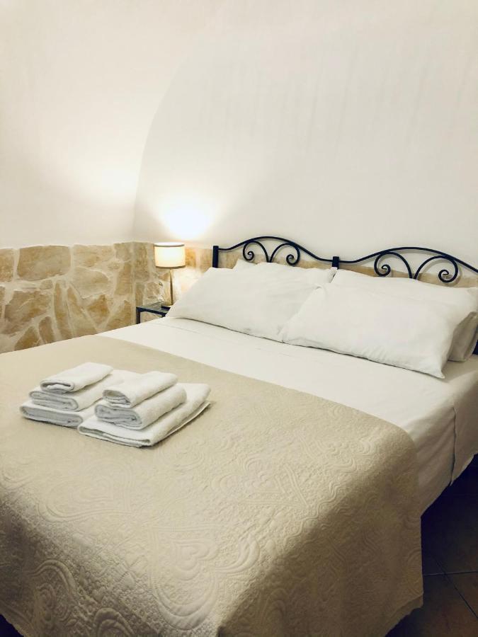 Dimora Bellini Apartment And Rooms Castellana Grotte Dış mekan fotoğraf