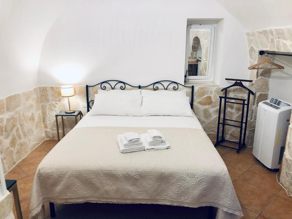 Dimora Bellini Apartment And Rooms Castellana Grotte Dış mekan fotoğraf